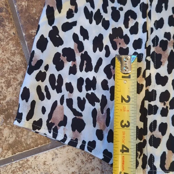2 Silk WHBM Leopard Blouse - Picture 8 of 8